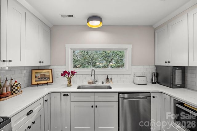 4418 Murrayhill Road, Charlotte, NC 28209