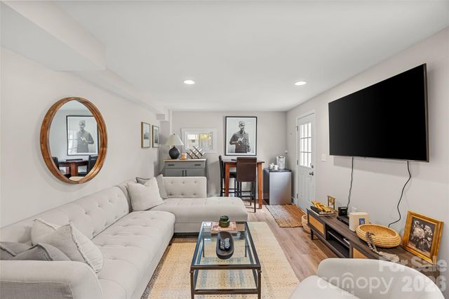 4418 Murrayhill Road, Charlotte, NC 28209