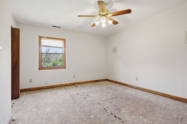 2127 Highway 166, N, Mount Pleasant, TN 38474