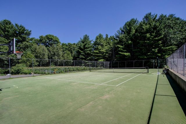 4 Hampton Meadows, Hampton, NH 03842
