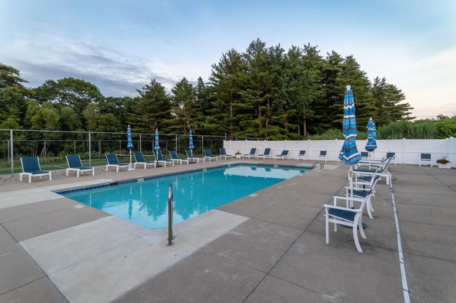 4 Hampton Meadows, Hampton, NH 03842