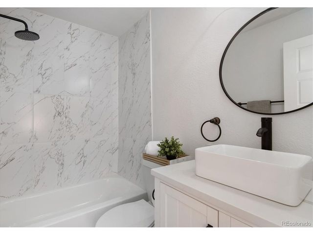 233 S Nome St, Aurora, CO 80012