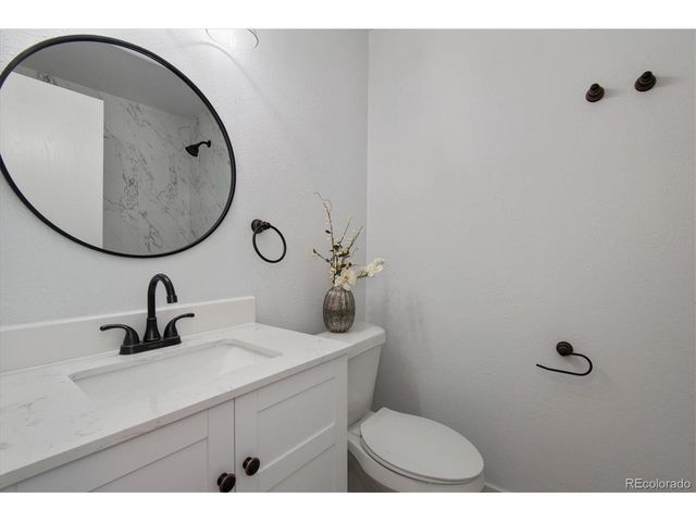 233 S Nome St, Aurora, CO 80012