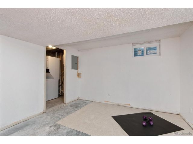 233 S Nome St, Aurora, CO 80012