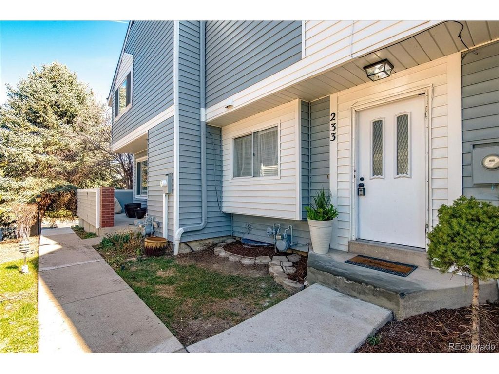 233 S Nome St, Aurora, CO 80012