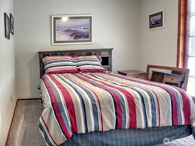91 E Blue Heron Rest, Belfair, WA 98528