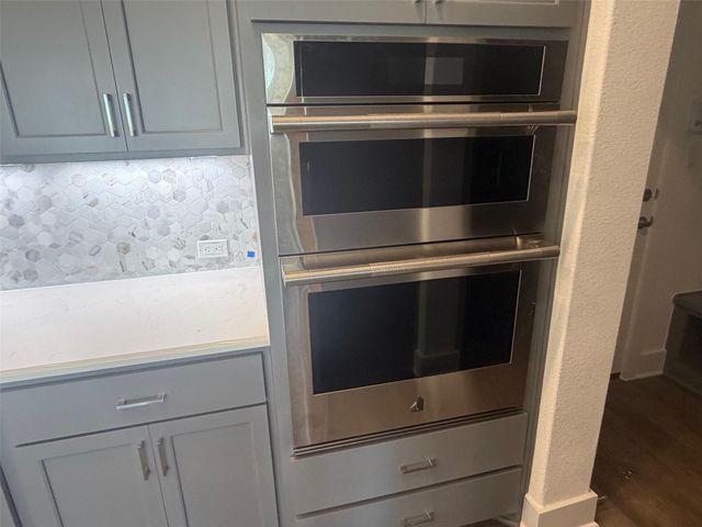 2845 Whalesong WAY, Leander, TX 78641