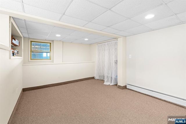 70 Harrison Lane, Bloomingdale, NJ 07403