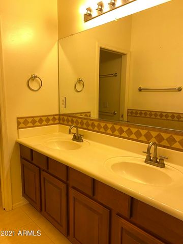 2350 W MAPLEWOOD Street, Chandler, AZ 85248