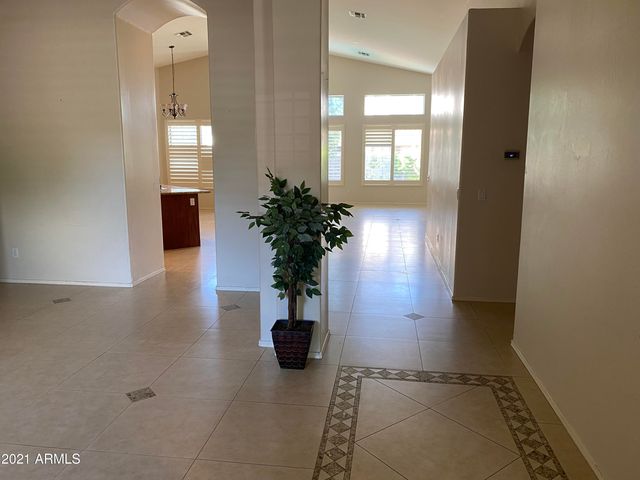 2350 W MAPLEWOOD Street, Chandler, AZ 85248