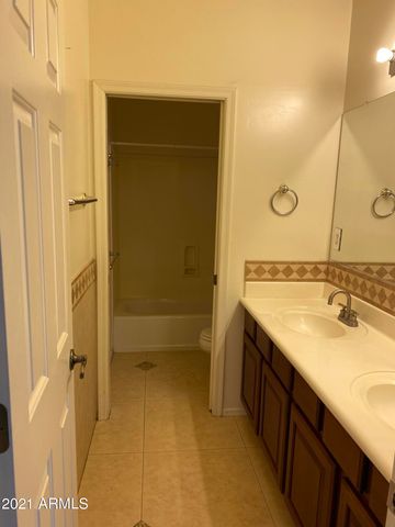 2350 W MAPLEWOOD Street, Chandler, AZ 85248