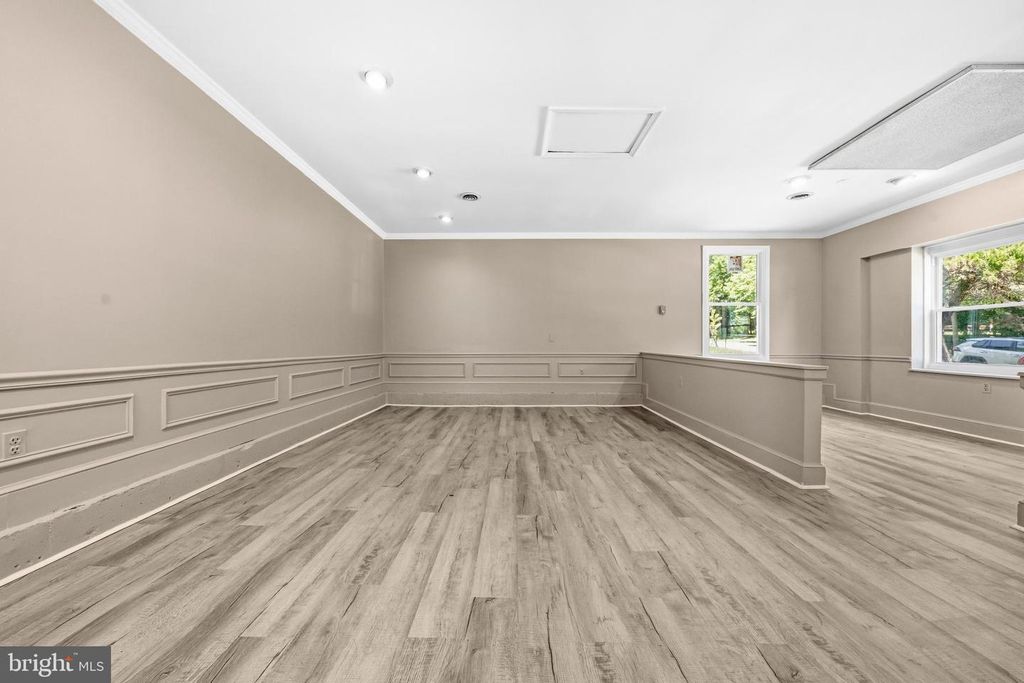 Image 26 of property listing at 10107 SNOWDEN RD, Laurel, MD 20708