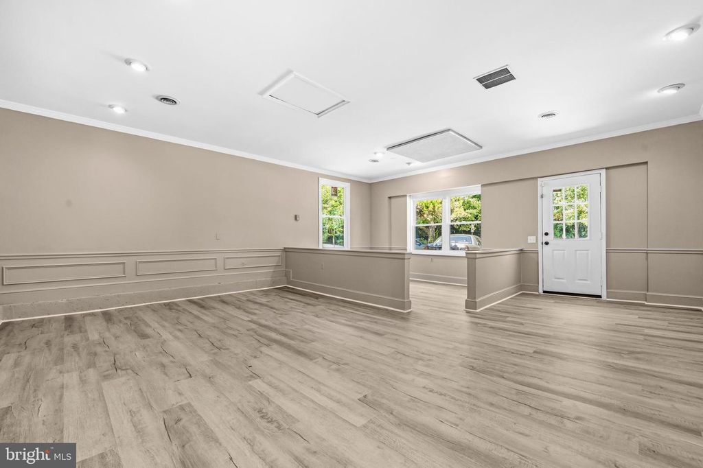 Image 27 of property listing at 10107 SNOWDEN RD, Laurel, MD 20708