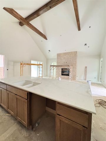 909 Villas Creek Drive, Edmond, OK 73003