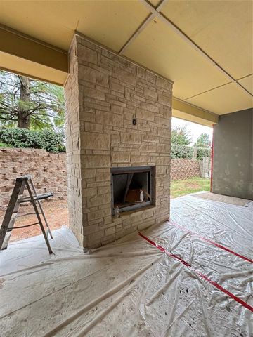 909 Villas Creek Drive, Edmond, OK 73003