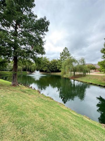 909 Villas Creek Drive, Edmond, OK 73003