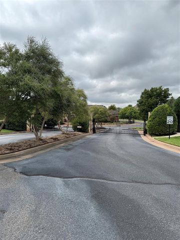 909 Villas Creek Drive, Edmond, OK 73003