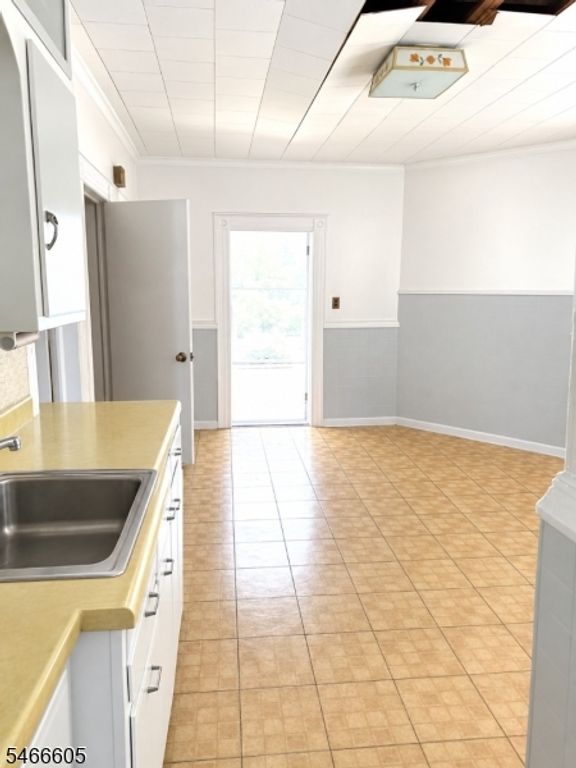 580 Madison Ave, Paterson City, NJ 07514 — photo 2
