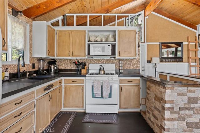 29199 Lake Brook, Cedar Glen, CA 92321