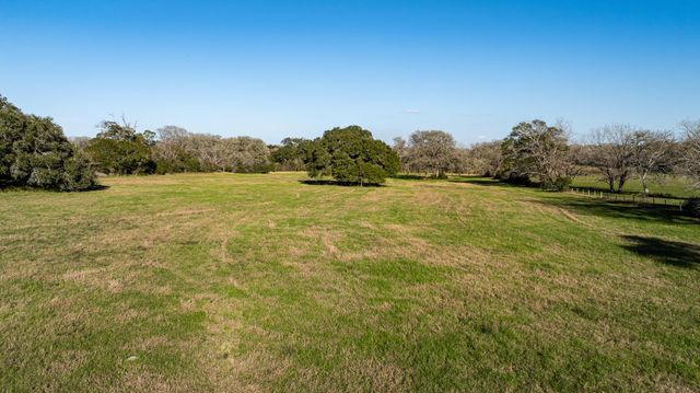 TBD FM 530, Hallettsville, TX 77964
