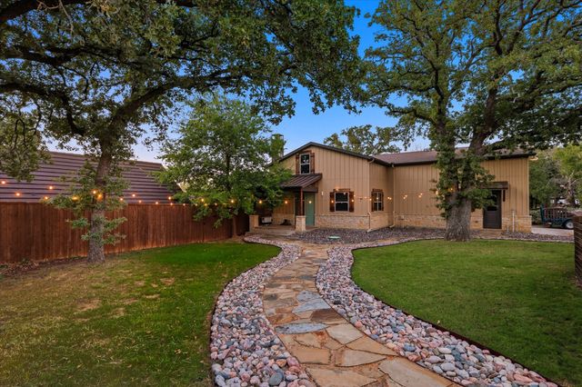 1409 Simmons Road, Flower Mound, TX 75022