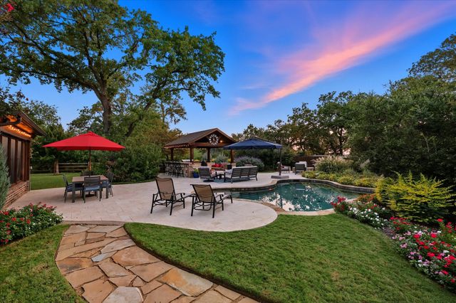 1409 Simmons Road, Flower Mound, TX 75022