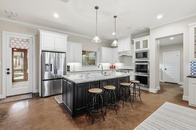 1409 Simmons Road, Flower Mound, TX 75022