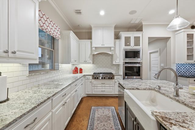 1409 Simmons Road, Flower Mound, TX 75022