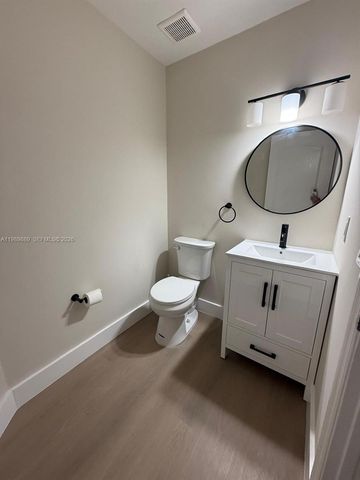 16432 SW 47th Ter, Miami, FL 33185