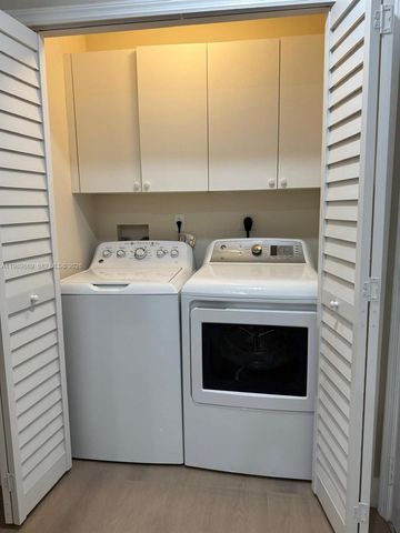 16432 SW 47th Ter, Miami, FL 33185