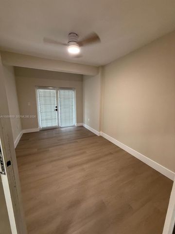 16432 SW 47th Ter, Miami, FL 33185