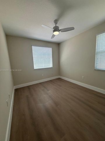 16432 SW 47th Ter, Miami, FL 33185