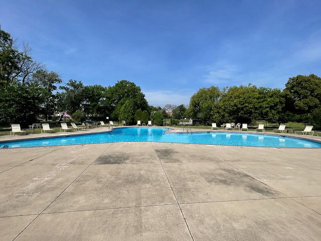 10720 Rockford Road 305, Plymouth, MN 55442