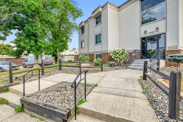 10720 Rockford Road 305, Plymouth, MN 55442