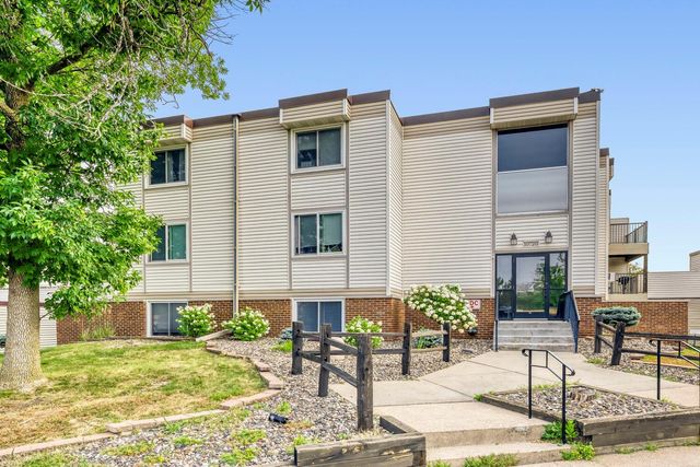 10720 Rockford Road 305, Plymouth, MN 55442