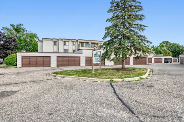 10720 Rockford Road 305, Plymouth, MN 55442