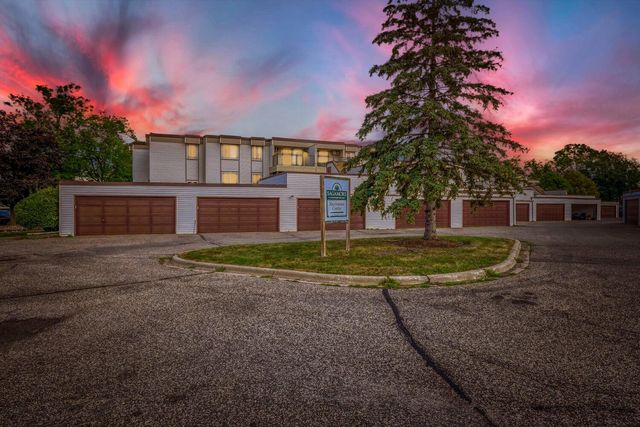 10720 Rockford Road 305, Plymouth, MN 55442