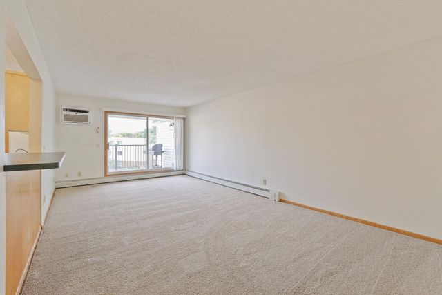 10720 Rockford Road 305, Plymouth, MN 55442