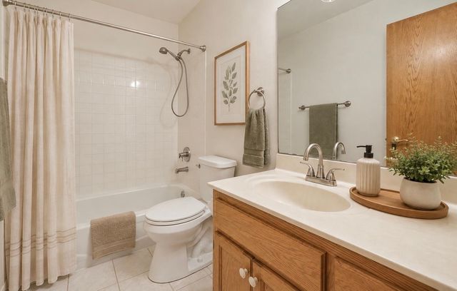 10720 Rockford Road 305, Plymouth, MN 55442