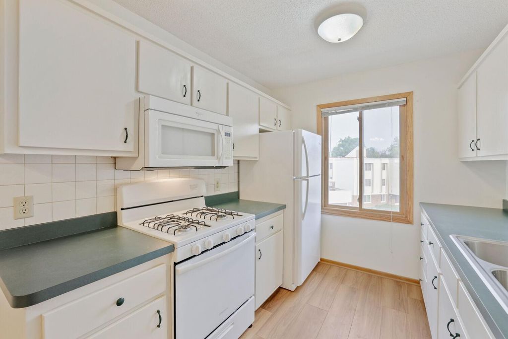 10720 Rockford Road 305, Plymouth, MN 55442 — photo 3