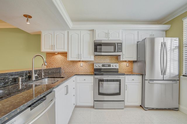 6073 Balboa Circle 105, Boca Raton, FL 33433