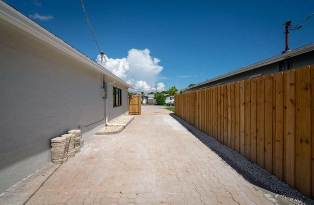 524 NW 53rd Street, Boca Raton, FL 33487