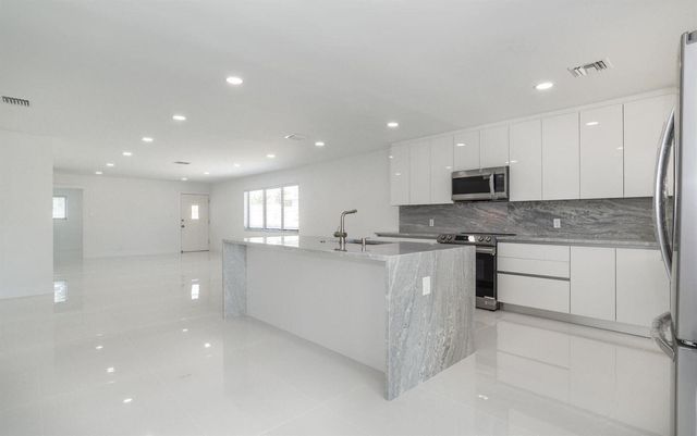 524 NW 53rd Street, Boca Raton, FL 33487