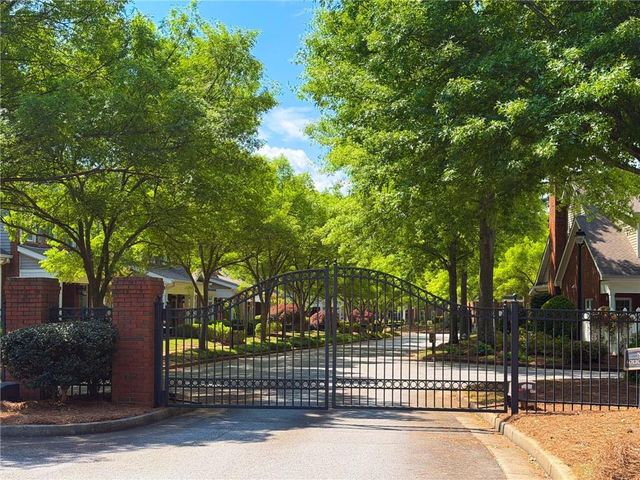 8410 Parker Place, Roswell, GA 30076