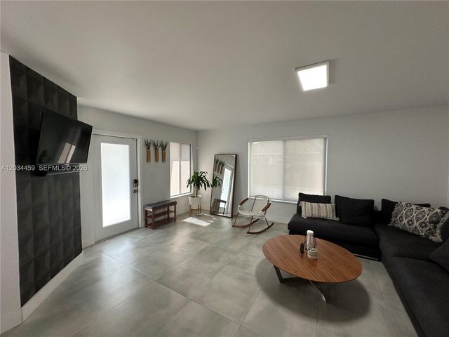 5733 NW 100th Court, Doral, FL 33178