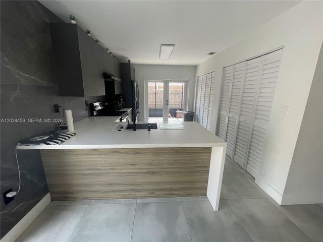 5733 NW 100th Court, Doral, FL 33178
