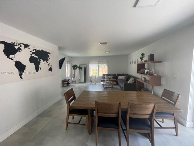 5733 NW 100th Court, Doral, FL 33178