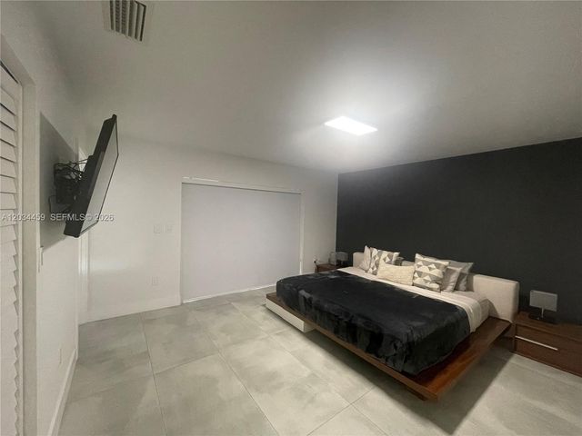 5733 NW 100th Court, Doral, FL 33178