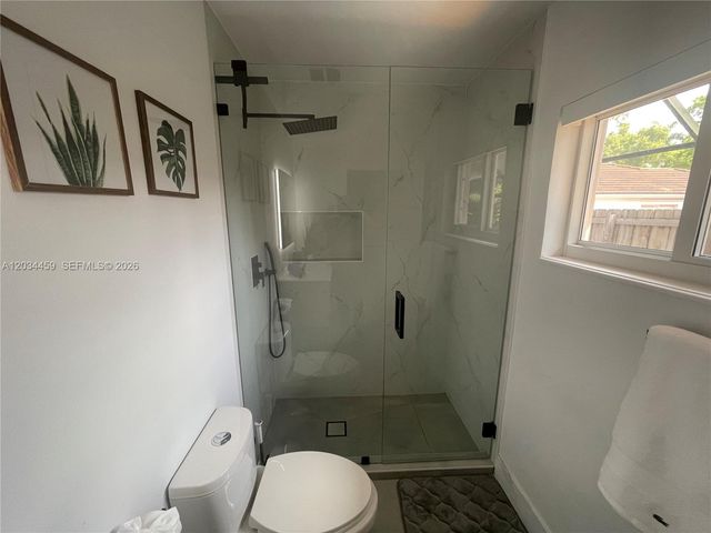 5733 NW 100th Court, Doral, FL 33178