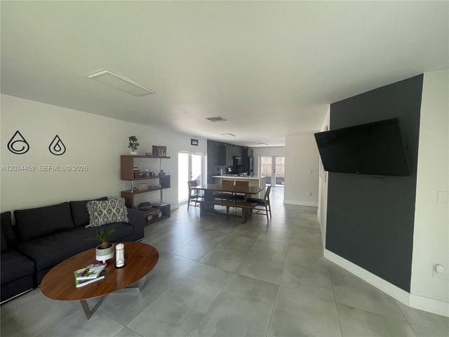 5733 NW 100th Court, Doral, FL 33178